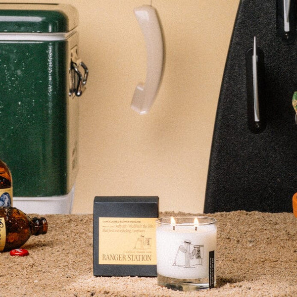 LANDLOCKED SURFER HOTLINE CANDLE (LIMITED EDITION) Candle Salty air / Malibu in the ‘60s / that first wave feeling / surf wax 