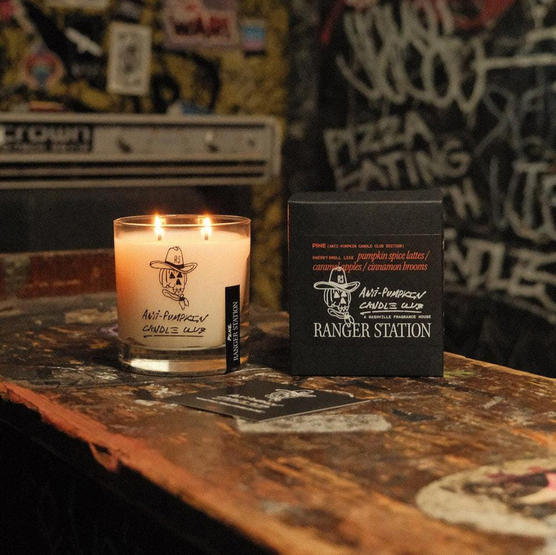 STUDIO RESERVE – PINE (ANTI-PUMPKIN CANDLE CLUB EDITION) Candles Doesn't smell like: pumpkin spice lattes / caramel apples / cinnamon brooms 